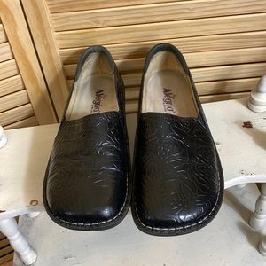 Alegria by PG Lite Black Embossed Leather Clogs, Mules, Women's Size 40 US 9 1/2